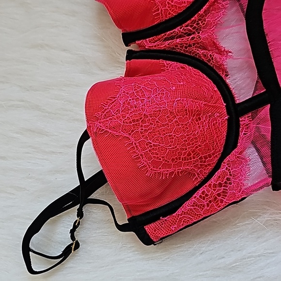 Sexy VS lingerie top - Picture 4 of 9